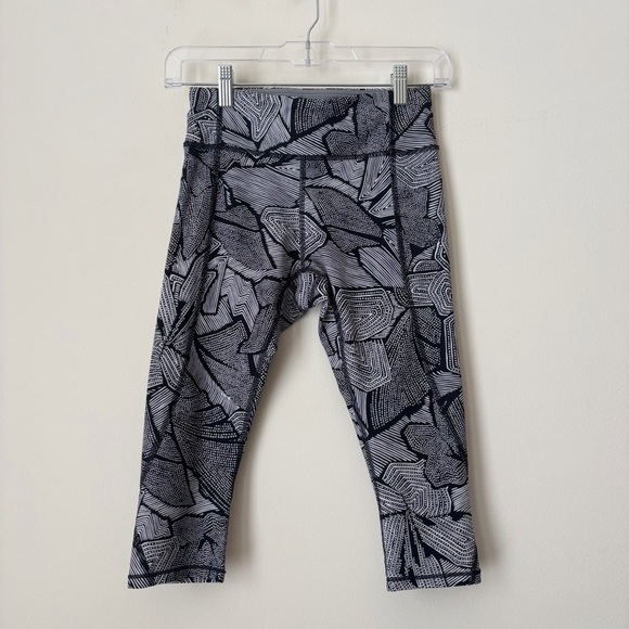 lululemon athletica Pants - Lululemon Tight Stuff Crop Leggings 4 Dottie Tribe White Black